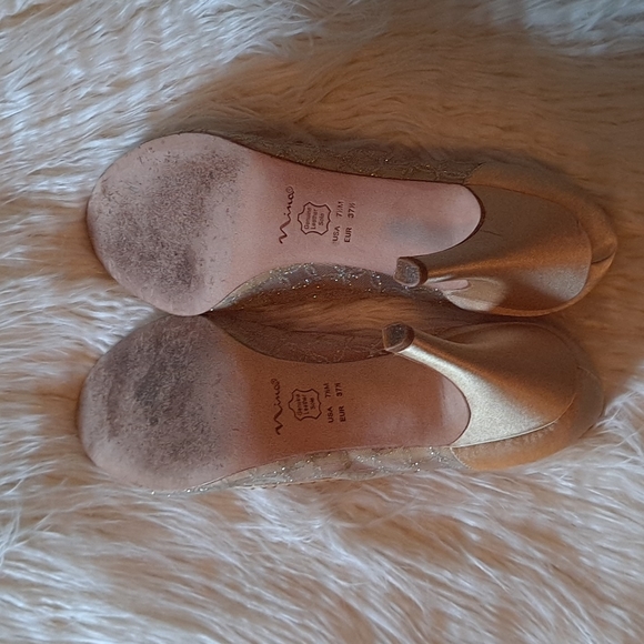 Nina Gold Evening Heels - Picture 3 of 8